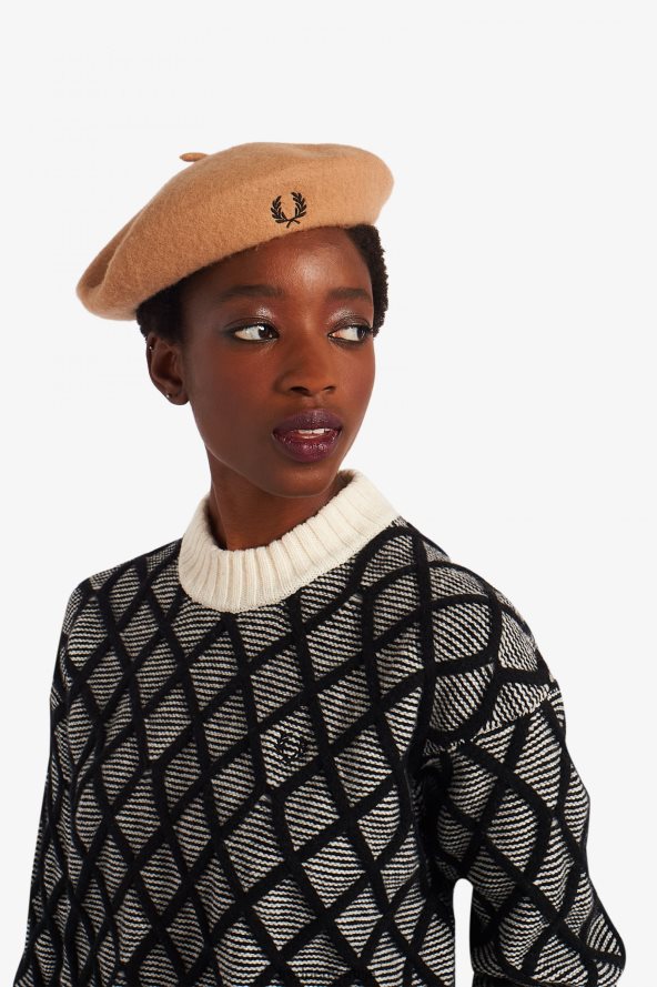 Прибор рс Fred Perry Жене вунена беретка тамна карамела 68TD6P99